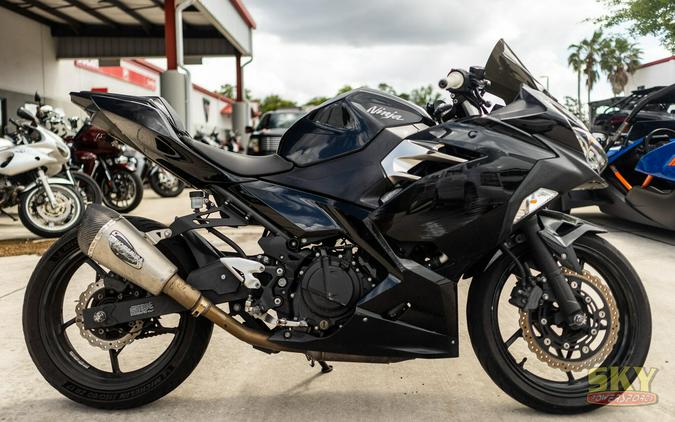2018 Kawasaki Ninja 400 Base