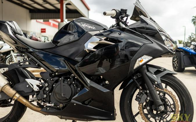 2018 Kawasaki Ninja 400 Base