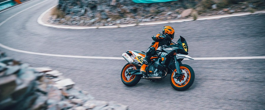 2024 KTM 890 SMT