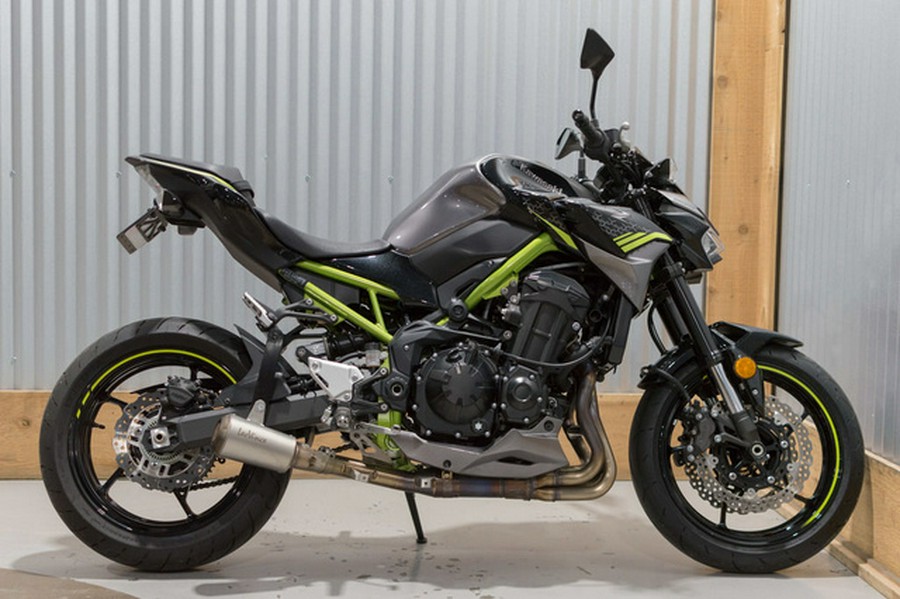 2020 Kawasaki Z900 Metallic Spark Black/Metallic Flat Spark Blac