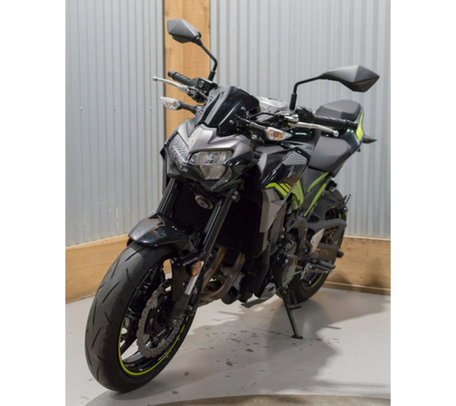 2020 Kawasaki Z900 Metallic Spark Black/Metallic Flat Spark Blac
