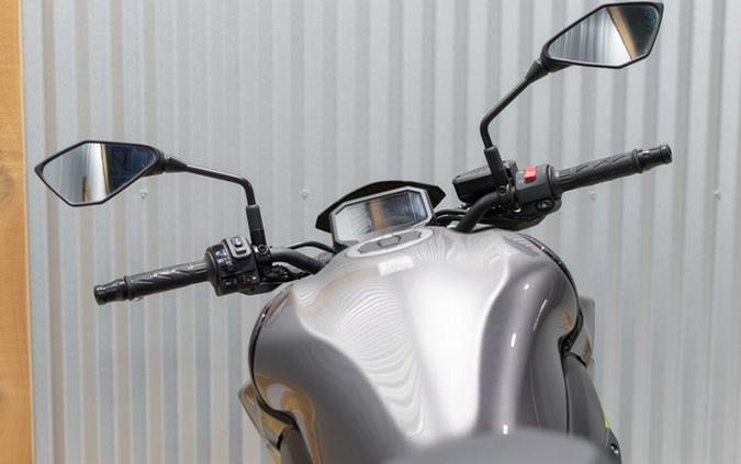 2020 Kawasaki Z900 Metallic Spark Black/Metallic Flat Spark Blac