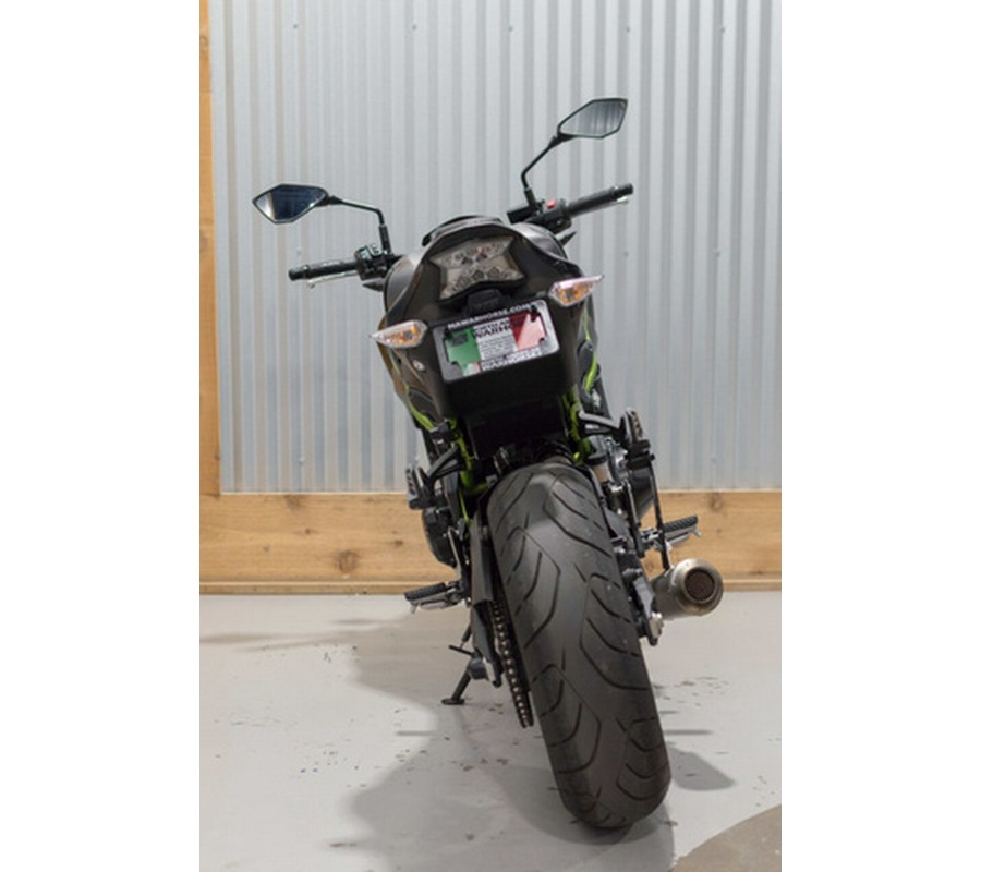 2020 Kawasaki Z900 Metallic Spark Black/Metallic Flat Spark Blac