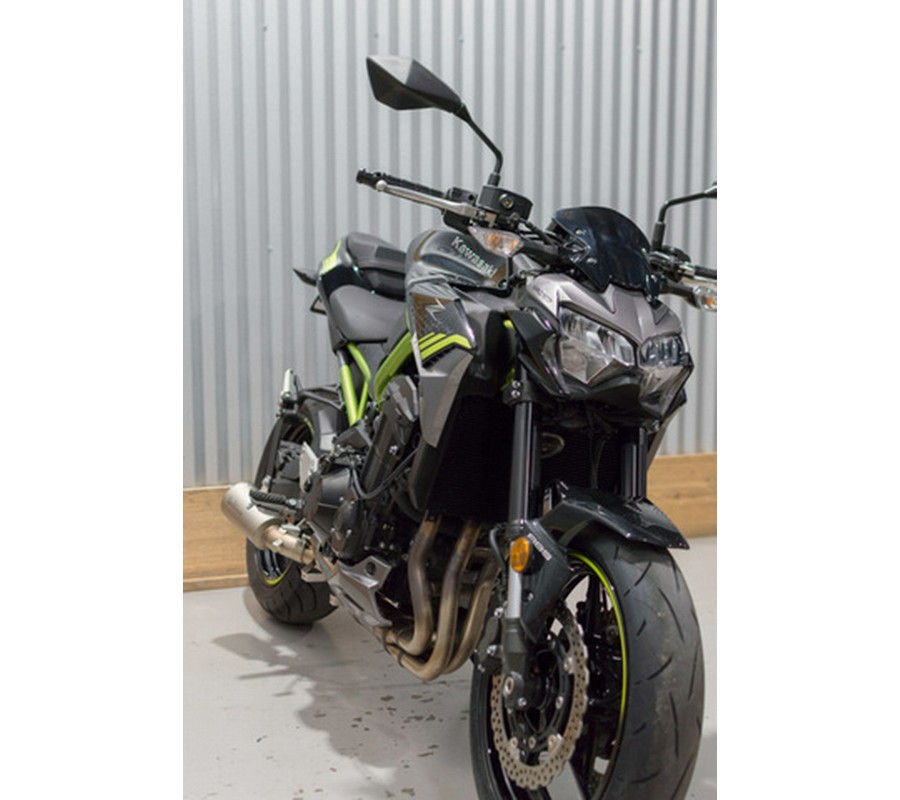 2020 Kawasaki Z900 Metallic Spark Black/Metallic Flat Spark Blac