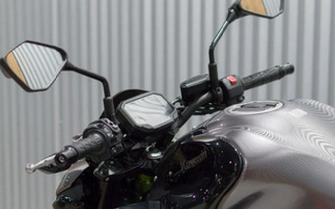 2020 Kawasaki Z900 Metallic Spark Black/Metallic Flat Spark Blac