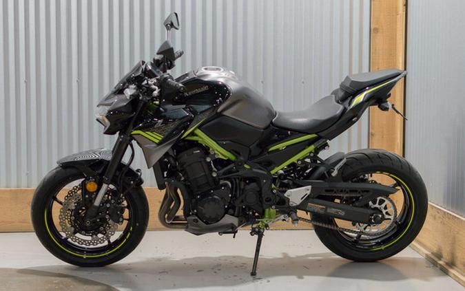 2020 Kawasaki Z900 Metallic Spark Black/Metallic Flat Spark Blac