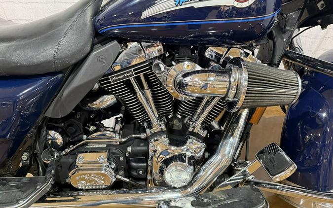 2003 Harley-Davidson® Road King® FLHRI 739697 Exclusive - Dark Blue - Peace Officer