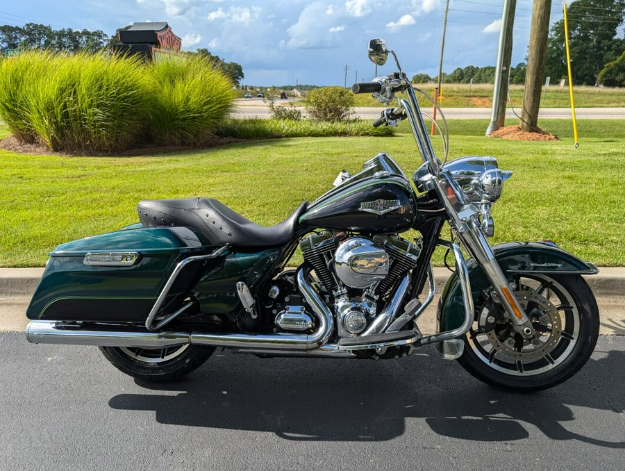 2015 Harley-Davidson Road King Classic Two-Tone Deep Jade Pearl/Vivid Black