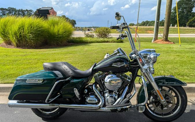 2015 Harley-Davidson Road King Classic Two-Tone Deep Jade Pearl/Vivid Black