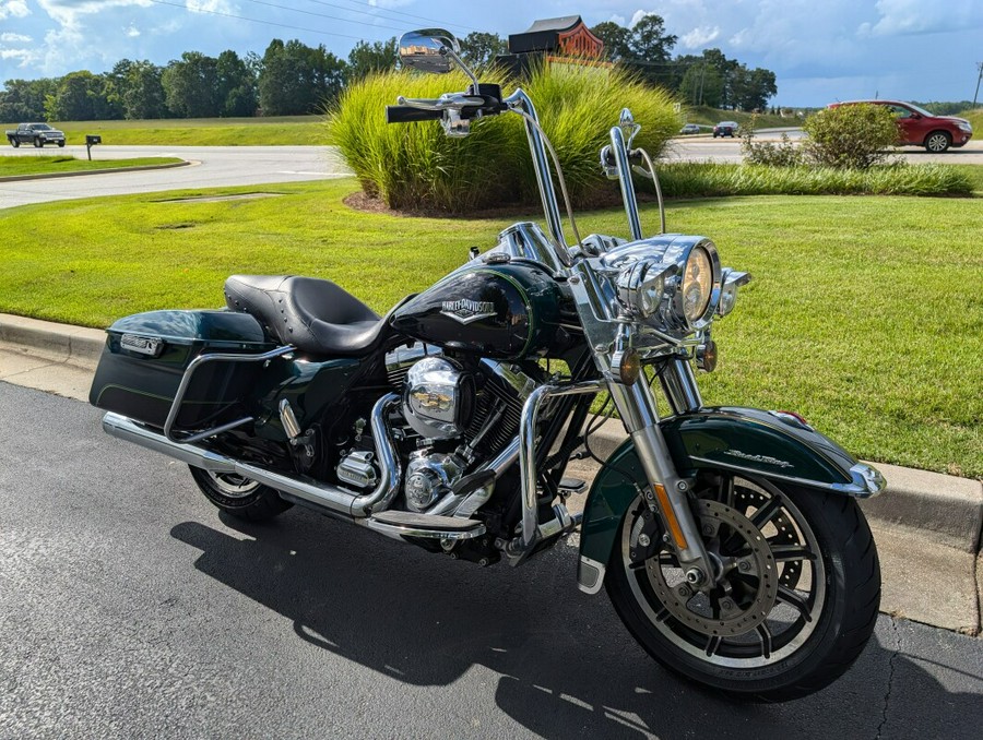 2015 Harley-Davidson Road King Classic Two-Tone Deep Jade Pearl/Vivid Black