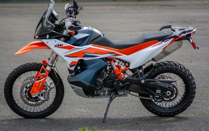 2023 KTM Adventure 890 R