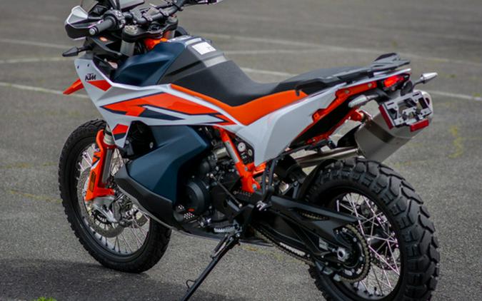 2023 KTM Adventure 890 R