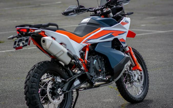 2023 KTM Adventure 890 R