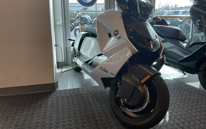 2023 BMW CE 04 Review [Urban Electric Commuter Scooter]