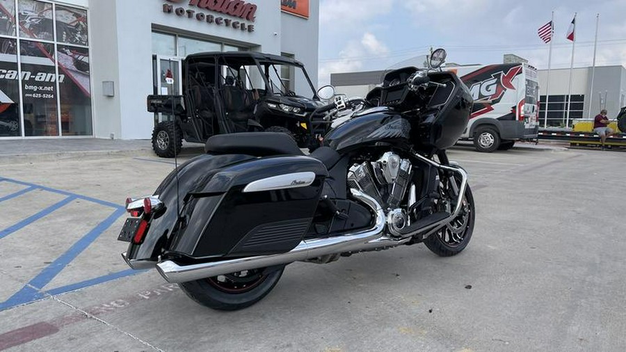 2022 Indian Motorcycle® Challenger® Limited Black Metallic