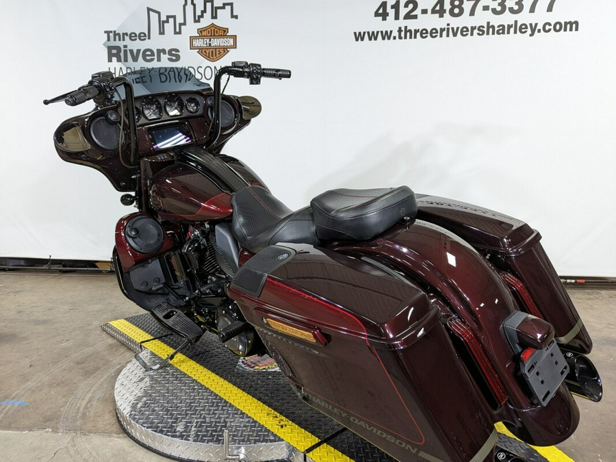 2019 Harley-Davidson CVO Street Glide Black Forest & Wineberry