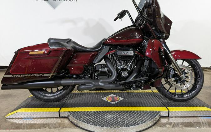 2019 Harley-Davidson CVO Street Glide Black Forest & Wineberry