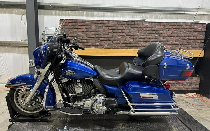 2010 Harley-Davidson® FLHTCU - Ultra Classic® Electra Glide