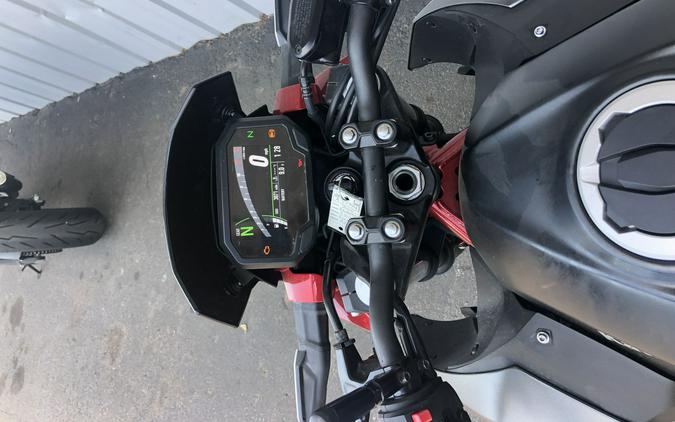 2025 Kawasaki Z500 SE ABS