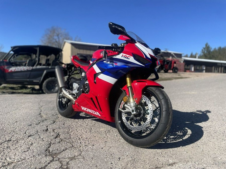2025 Honda CBR1000RR-R Fireblade SP