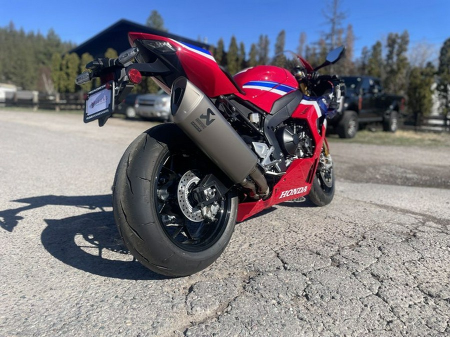 2025 Honda CBR1000RR-R Fireblade SP