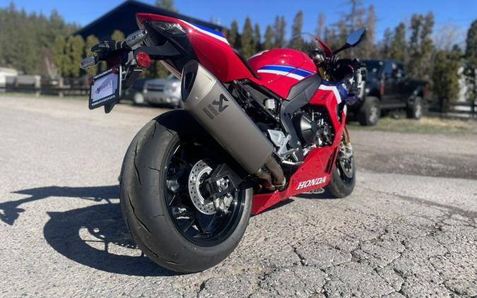 2025 Honda CBR1000RR-R Fireblade SP