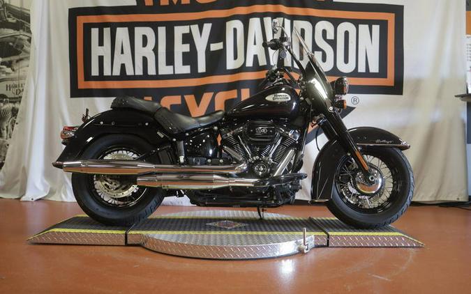 2021 Harley-Davidson® FLHCS - Heritage Classic 114