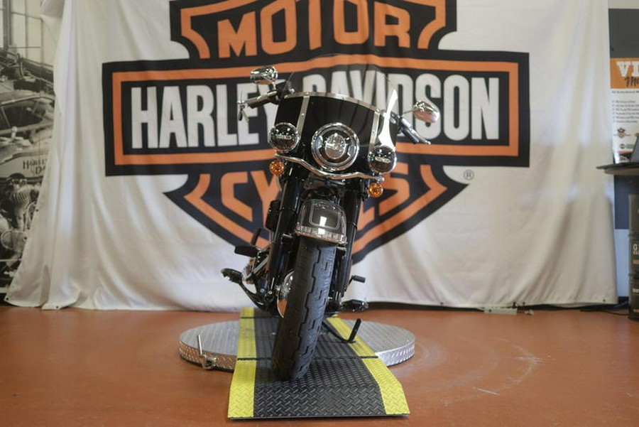 2021 Harley-Davidson® FLHCS - Heritage Classic 114