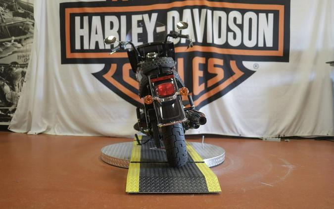 2021 Harley-Davidson® FLHCS - Heritage Classic 114