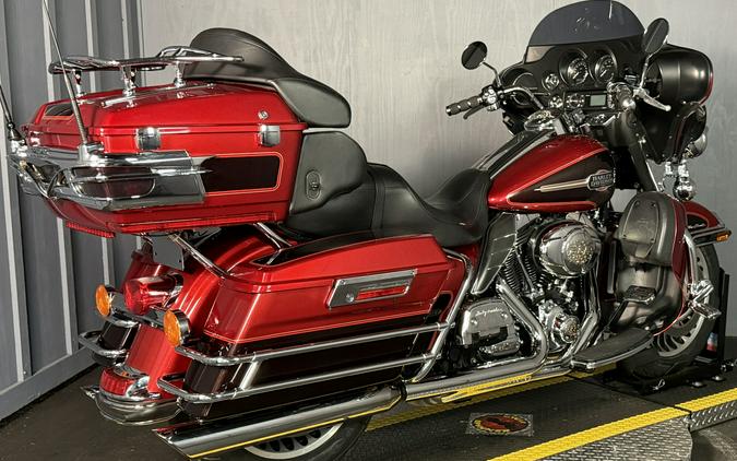 2012 FLHTCU103