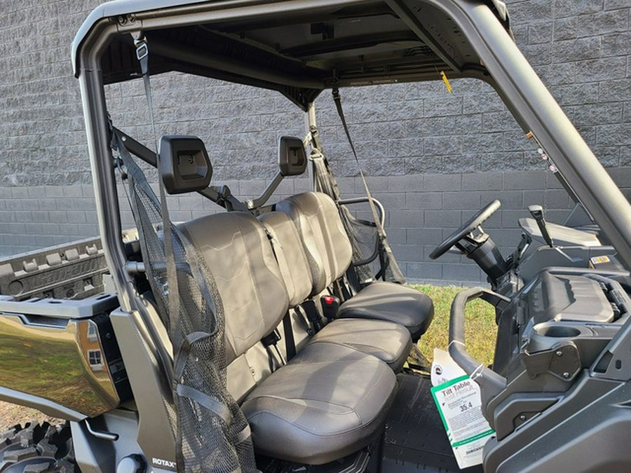2024 Can-Am Defender XT HD10