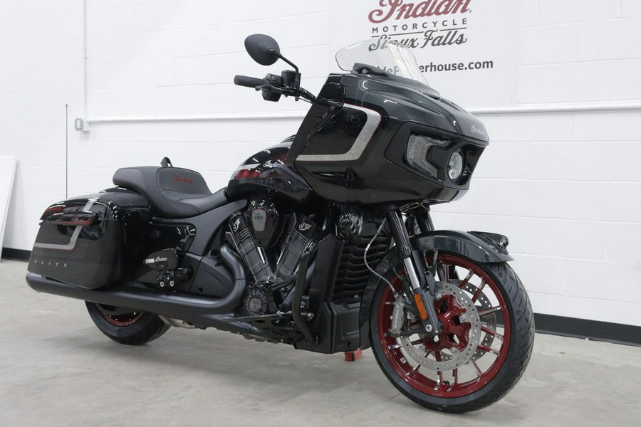 2024 Indian Motorcycle® Challenger® Elite Charcoal Candy/Black Candy