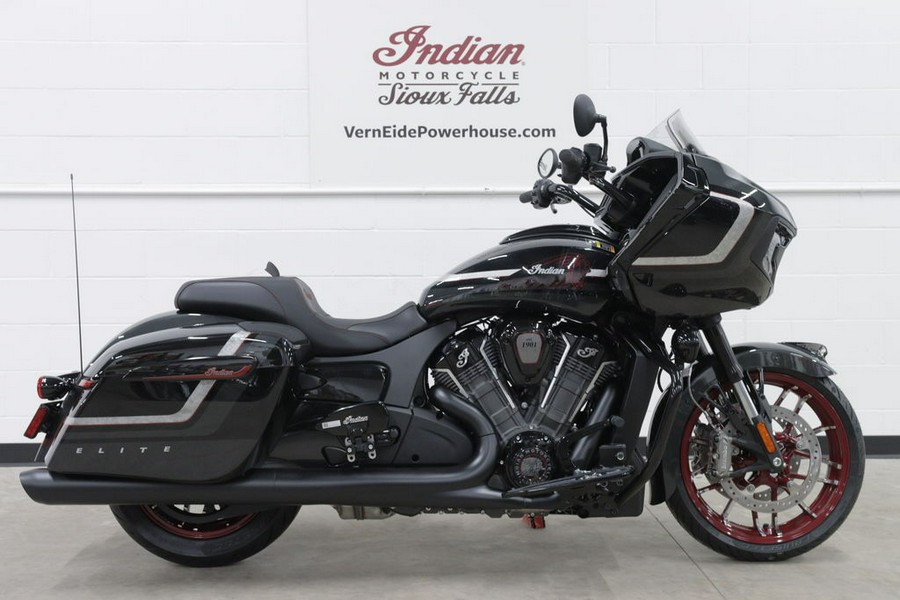 2024 Indian Motorcycle® Challenger® Elite Charcoal Candy/Black Candy