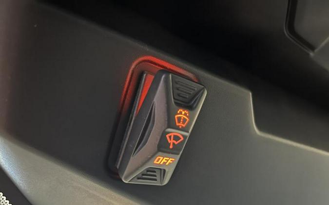 2026 Can-Am® Defender MAX XT CAB HD11