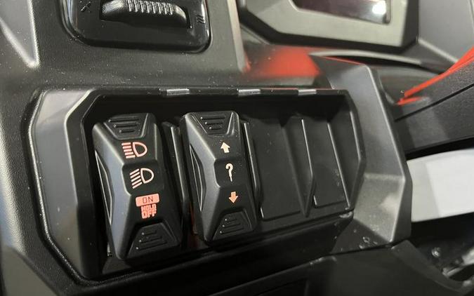 2026 Can-Am® Defender MAX XT CAB HD11