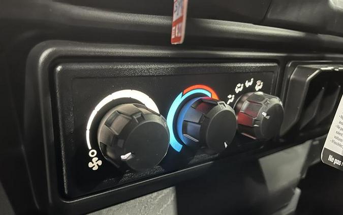 2026 Can-Am® Defender MAX XT CAB HD11