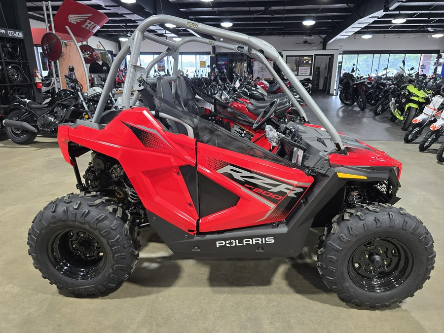 2026 Polaris RZR 200 EFI