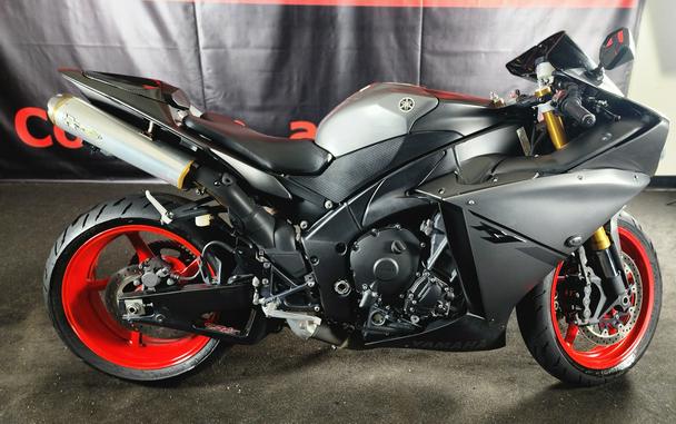 2014 YAMAHA YZF-R1 - F016390