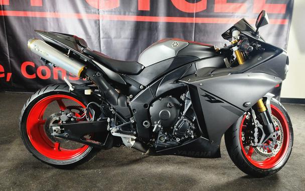 2014 YAMAHA YZF-R1 - F016390