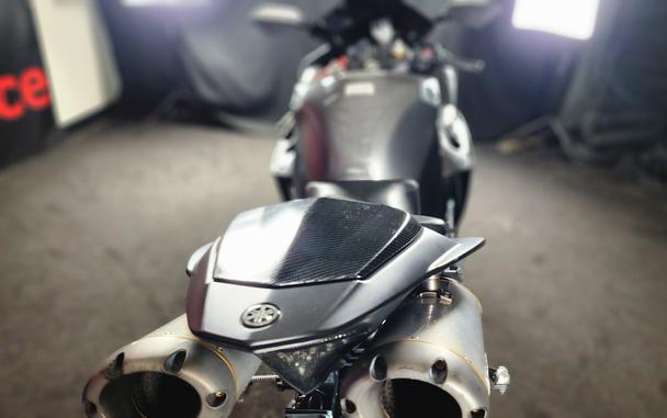 2014 YAMAHA YZF-R1 - F016390