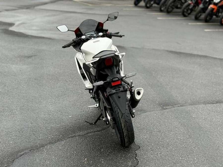 2026 Yamaha YZFR3ATW