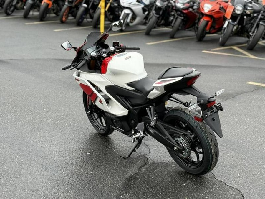 2026 Yamaha YZFR3ATW