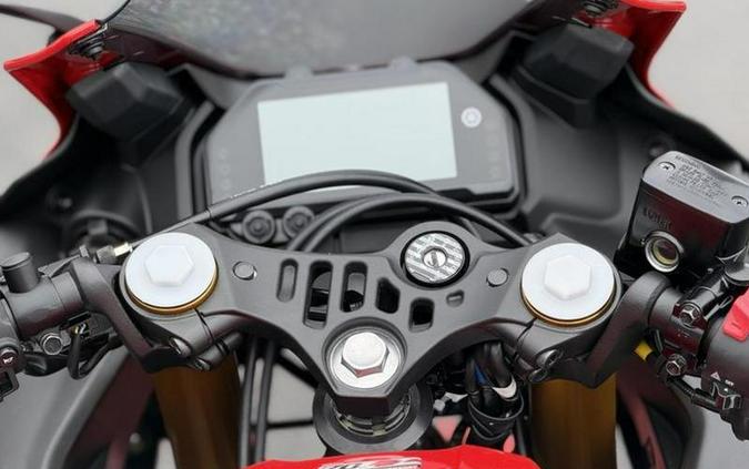 2026 Yamaha YZFR3ATW