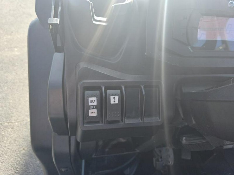 2024 Can-Am® Defender XT HD10