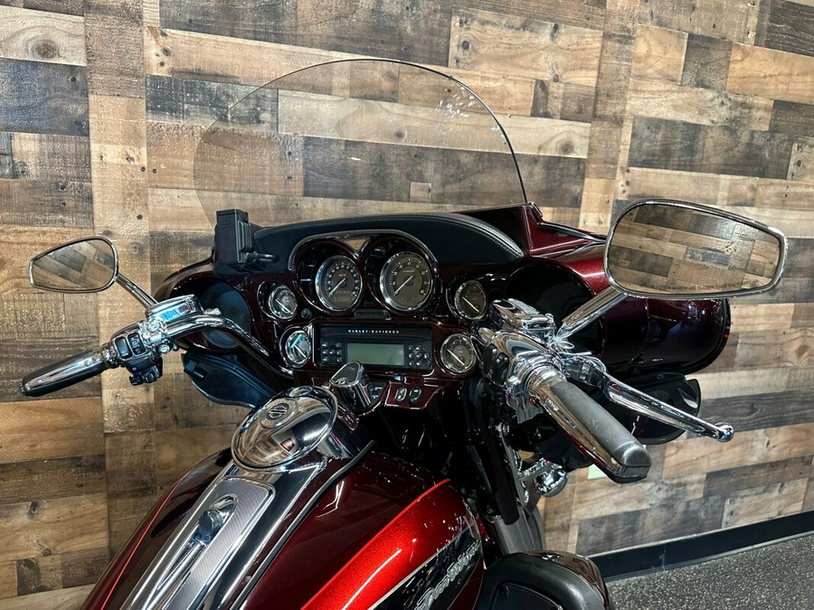 2013 Harley-Davidson® CVO™ Ultra Classic® Electra Glide® Maroon/B Diamnd W/ Pinstripe FLHTCUSE8