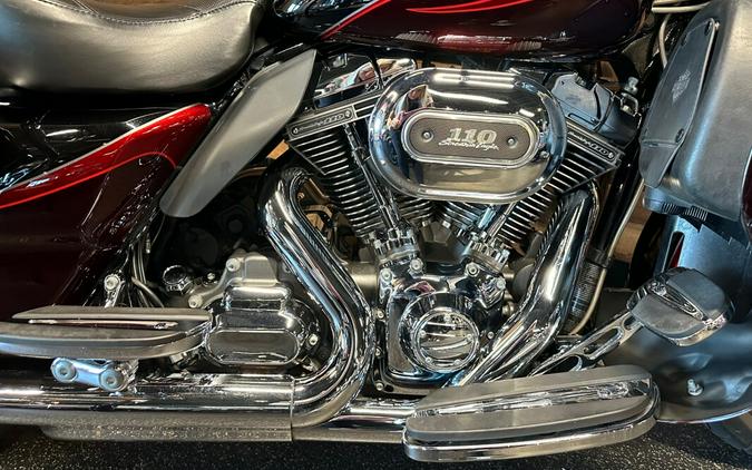 2013 Harley-Davidson® CVO™ Ultra Classic® Electra Glide® Maroon/B Diamnd W/ Pinstripe FLHTCUSE8