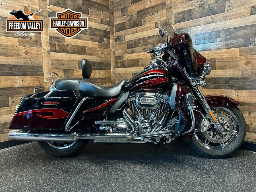 2013 Harley-Davidson® CVO™ Ultra Classic® Electra Glide® Maroon/B Diamnd W/ Pinstripe FLHTCUSE8