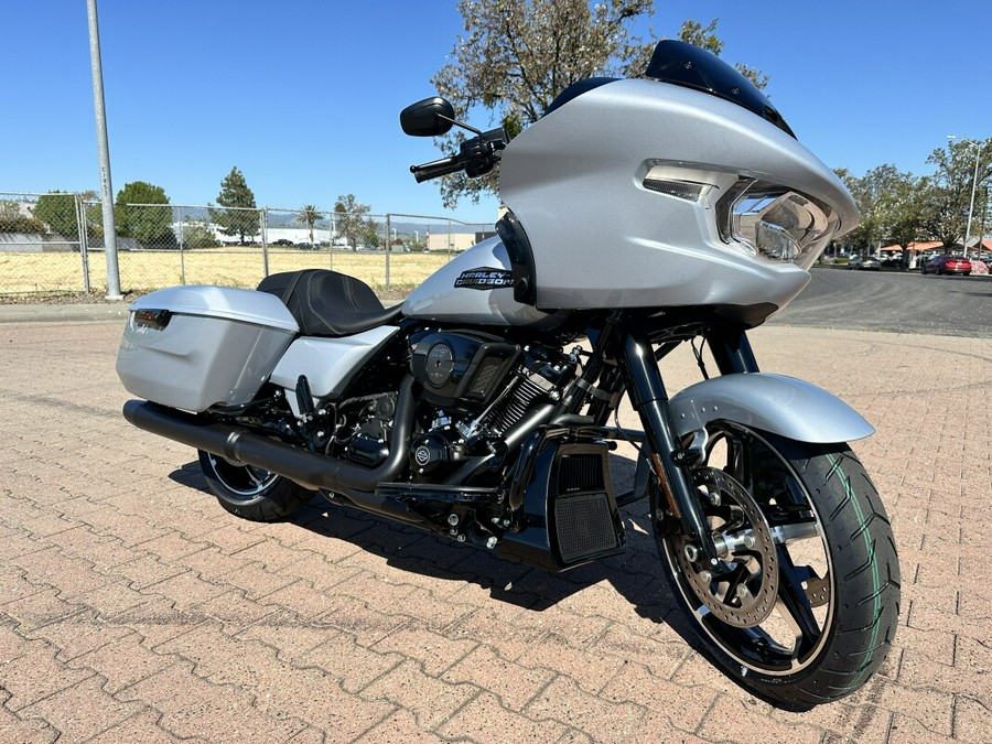 FLTRX 2024 Road Glide™