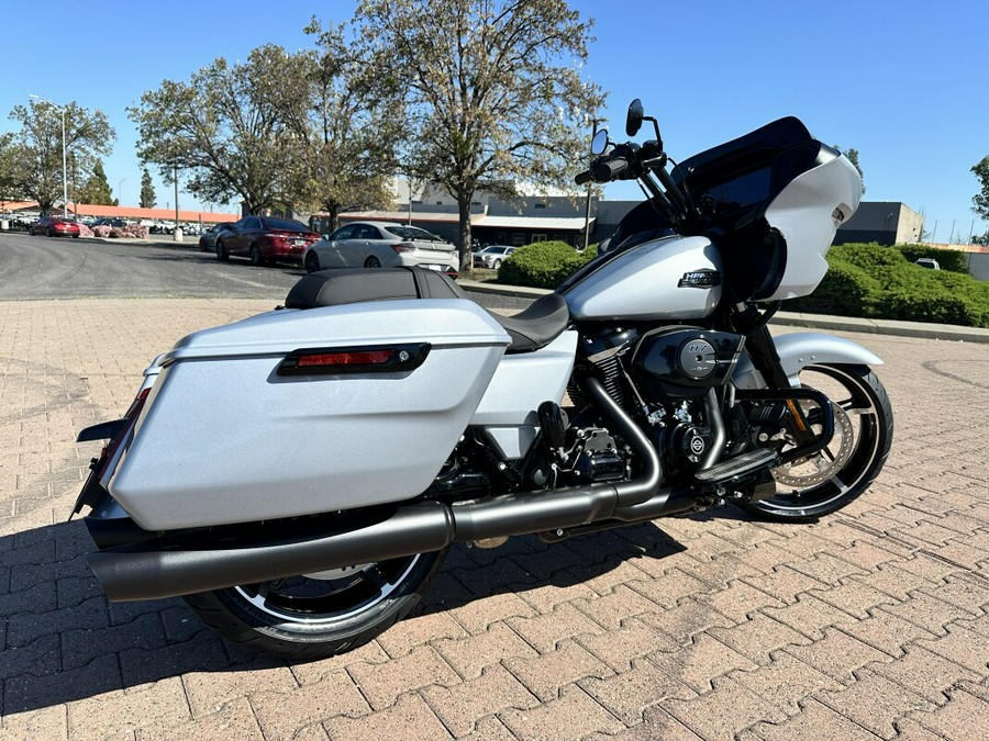 FLTRX 2024 Road Glide™