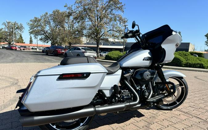 FLTRX 2024 Road Glide™